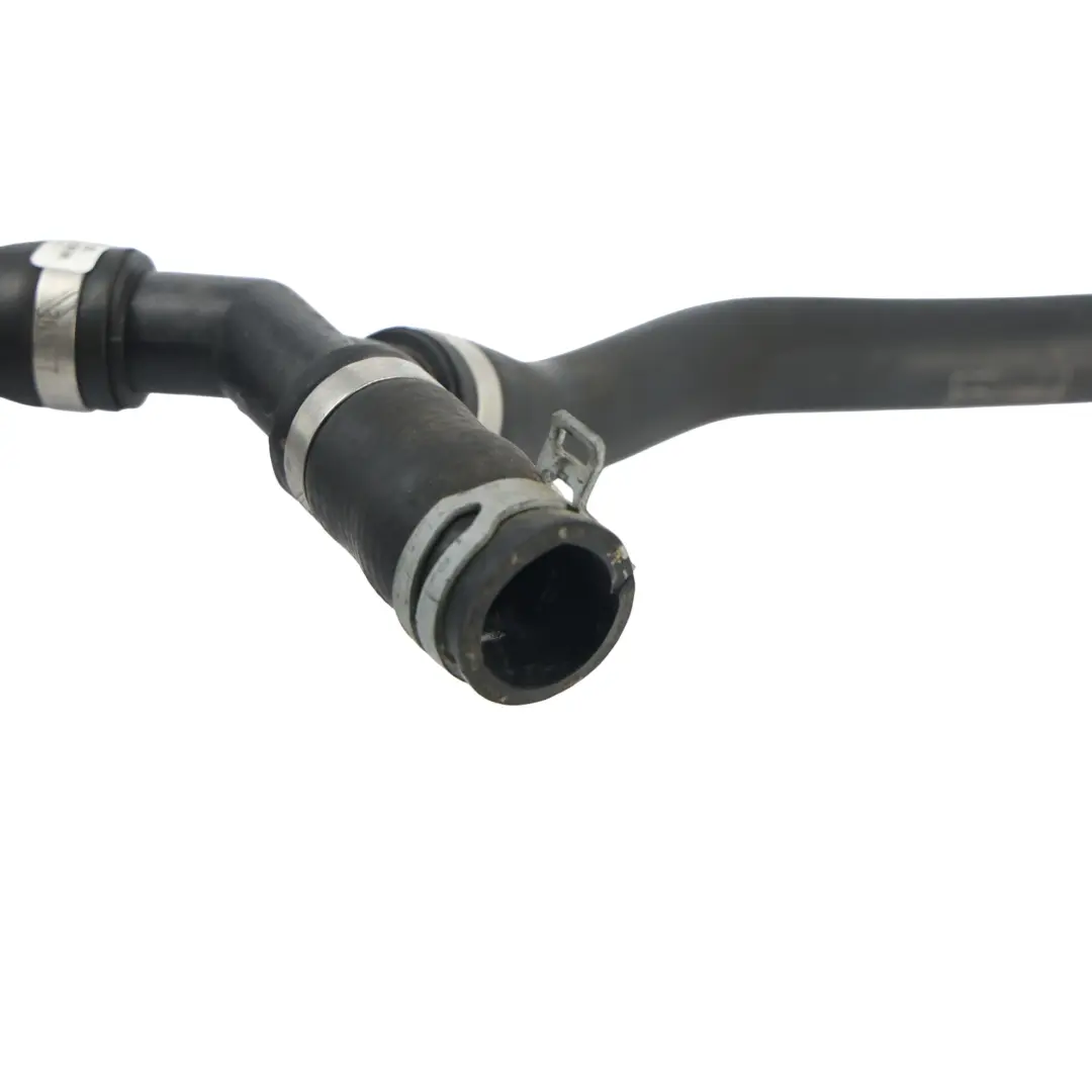 MK3 Manguera Tubería Refrigeración Líquido AV61-8C351-DC para Ford Focus con número de pieza 2014114 Ford Focus MK3 Manguera Tubería Refrigeración Líquido AV61-8C351-DC - SKU 2014114 - Número de pieza 2014114