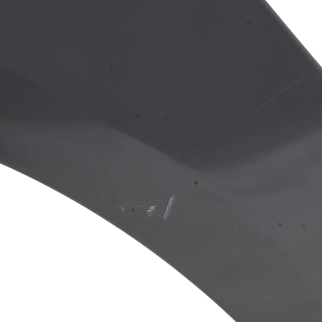 MK3 Parafango Anteriore Sinistro Stealth Grey B9 per Ford Focus con numero di parte 2171304 Ford Focus MK3 Parafango Anteriore Sinistro Stealth Grey B9 - SKU 2171304-STL - Numero di parte 2171304