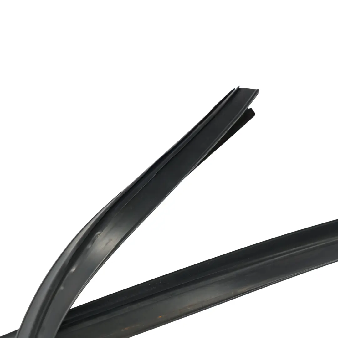 C520 Rear Door Window Surround Seal Gasket Right O/S GV44-S25824-AC to Ford Kuga with Part number 2256062 Ford Kuga C520 Rear Door Window Surround Seal Gasket Right O/S GV44-S25824-AC - SKU 2256062 - Part number 2256062