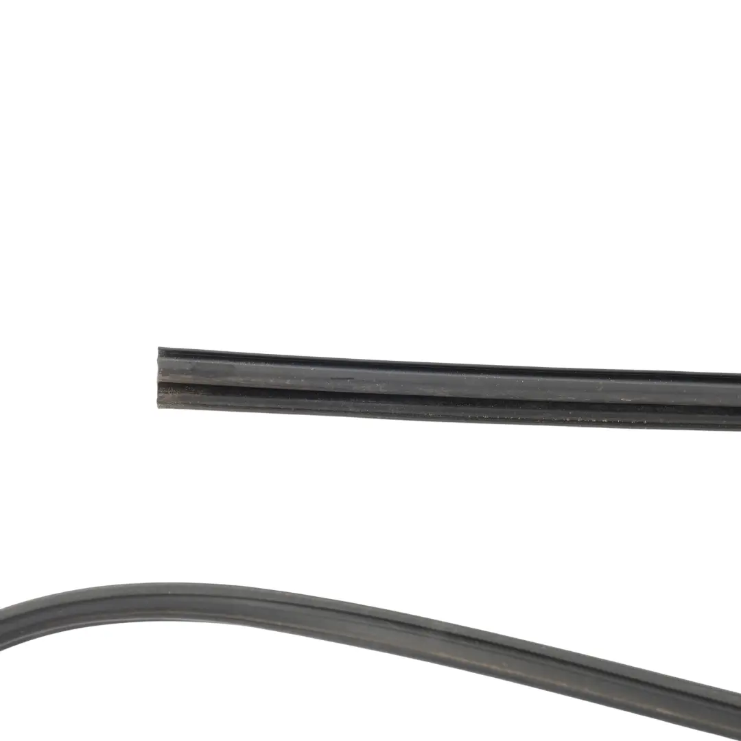 MK8 Joint Cadre Vitre Porte Avant Droit H1BB-A21510-AE pour Ford Fiesta à propos du numéro de pièce 2412547 Ford Fiesta MK8 Joint Cadre Vitre Porte Avant Droit H1BB-A21510-AE - SKU 2412547 - Numéro de pièce 2412547