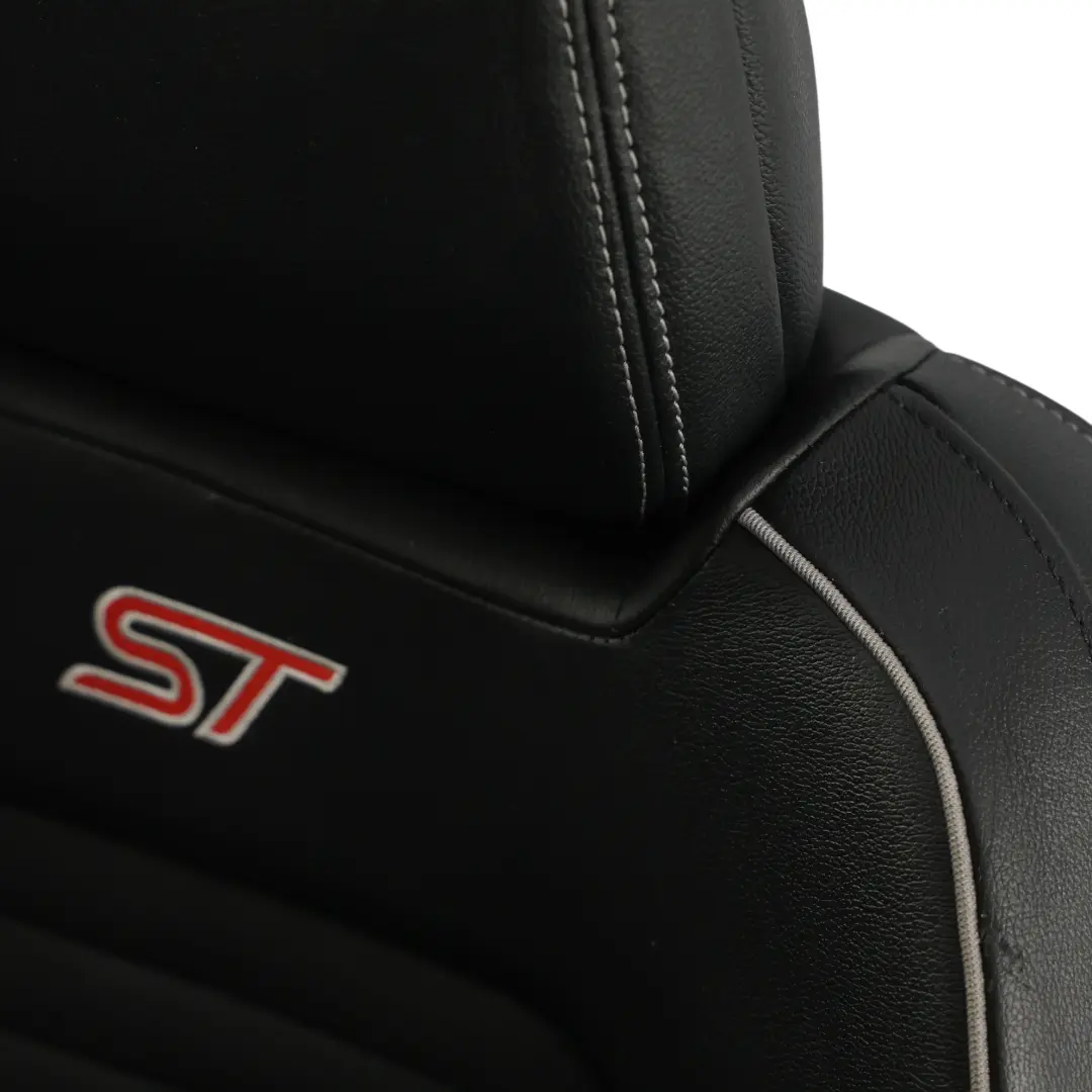 Mk8 Siège Avant Droit Recaro Chauffant Alcantara Cuir Ébène pour Ford Fiesta St à propos du numéro de pièce 2515032 Ford Fiesta St Mk8 Siège Avant Droit Recaro Chauffant Alcantara Cuir Ébène - SKU 2515032-1 - Numéro de pièce 2515032
