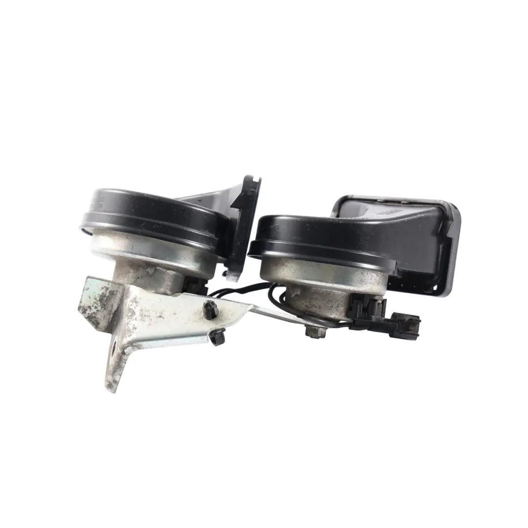 Klakson BM5T-13A803-AC BM5T-13A803-AD do Ford Focus III o numerze 2694304 Ford Focus III Klakson BM5T-13A803-AC BM5T-13A803-AD - SKU 2694304-1 - Numer Części 2694304