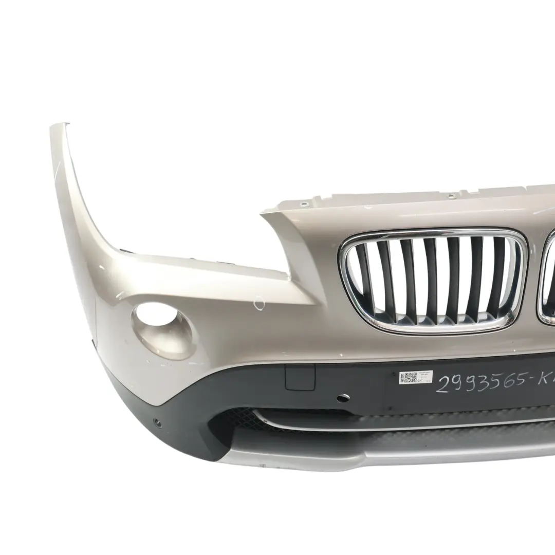 Zderzak Przedni PDC Kaschmirsilber Srebrny Metalik - A72 do BMW X1 E84 o numerze 2993565 BMW X1 E84 Zderzak Przedni PDC Kaschmirsilber Srebrny Metalik - A72 - SKU 2993565-KAS1 - Numer Części 2993565