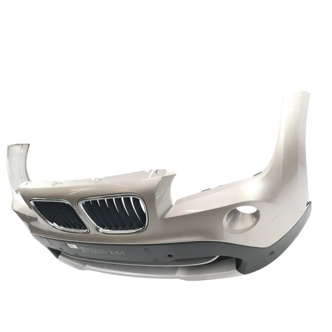 Zderzak Przedni PDC Kaschmirsilber Srebrny Metalik - A72 do BMW X1 E84 o numerze 2993565 BMW X1 E84 Zderzak Przedni PDC Kaschmirsilber Srebrny Metalik - A72 - SKU 2993565-KAS1 - Numer Części 2993565
