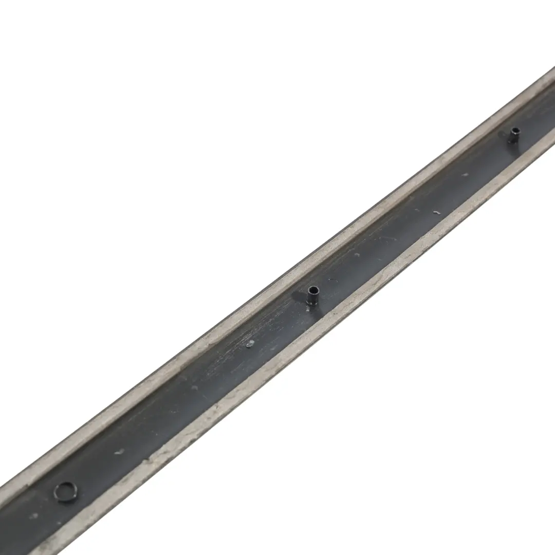 2K Moldura Puerta Delantera Derecha para Volkswagen Caddy con número de pieza 2K0853516C Volkswagen Caddy 2K Moldura Puerta Delantera Derecha - SKU 2K0853516C - Número de pieza 2K0853516C