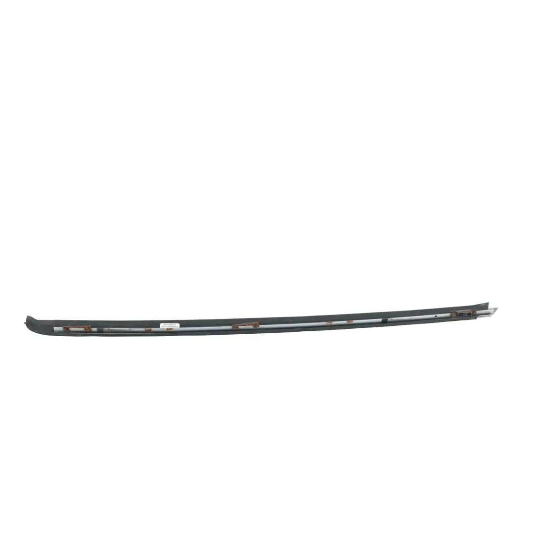 Modanatura Grondaia Parabrezza Anteriore Sinistra Titansilber 354 per BMW X3 E83 con numero di parte 3420829 BMW X3 E83 Modanatura Grondaia Parabrezza Anteriore Sinistra Titansilber 354 - SKU 3420829-TS - Numero di parte 3420829