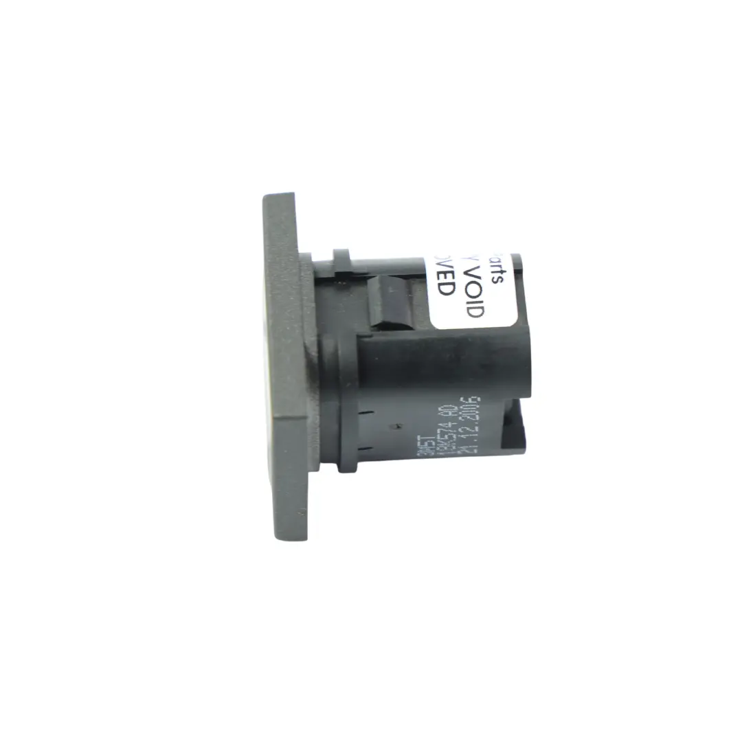 Mk2 Przycisk Podgrzewania Przedniej Szyby do Ford Focus o numerze 3M5T-18K574-AD Ford Focus Mk2 Przycisk Podgrzewania Przedniej Szyby - SKU 3M5T-18K574-AD - Numer Części 3M5T-18K574-AD