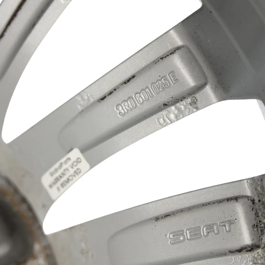 Seat Exeo 3R Silver Alloy Wheel Rim 17" 7.5J ET:42 - SKU 3R0601025E-2 - Part number 3R0601025E