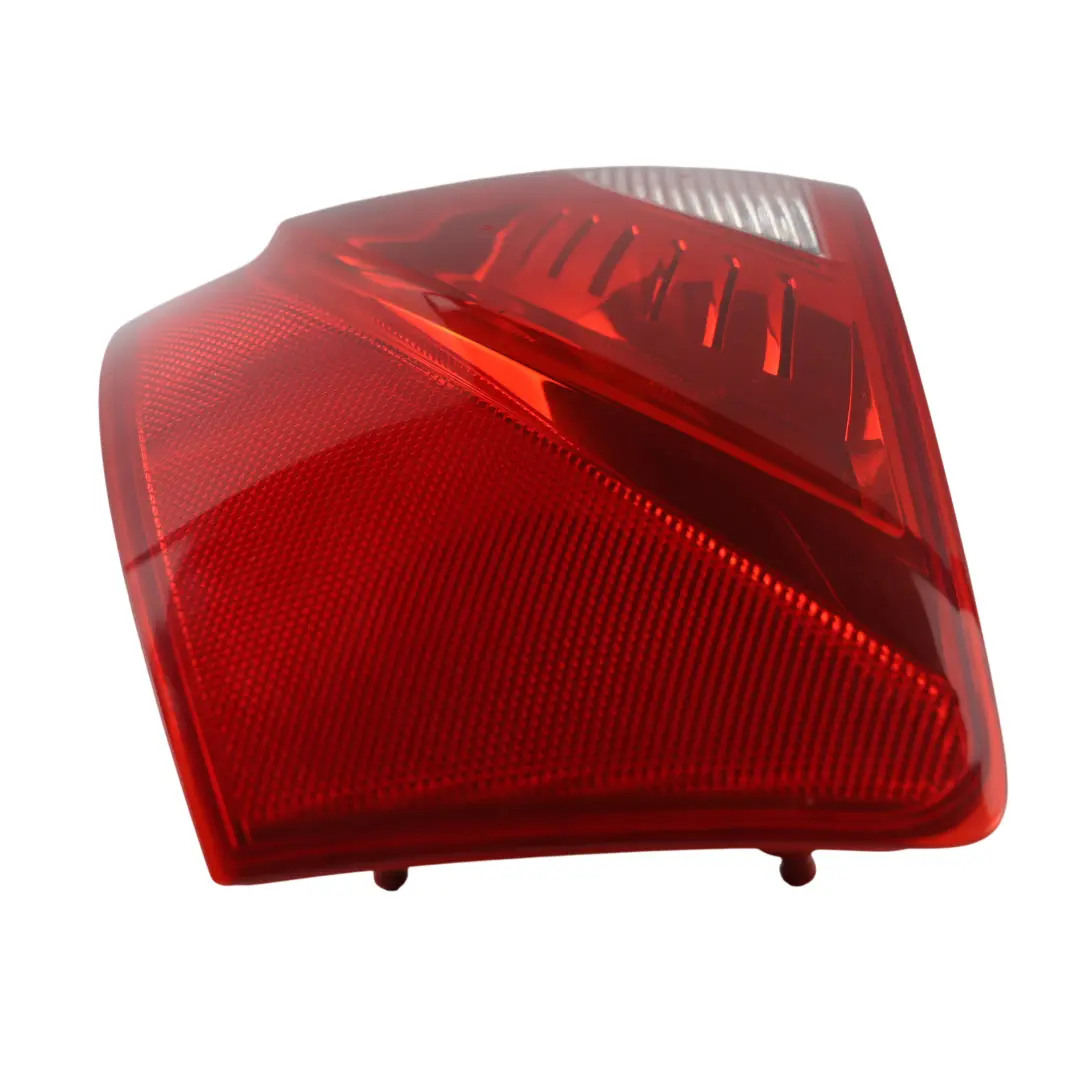 Tylna Zewnętrzna Lampa Prawa do Seat Exeo o numerze 3R9945096A Seat Exeo Tylna Zewnętrzna Lampa Prawa - SKU 3R9945096A - Numer Części 3R9945096A