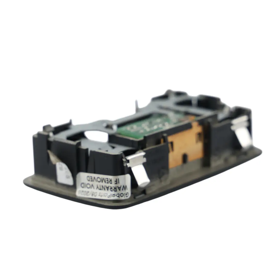 Audi A4 B7 Lampka Podsufitki Tylna Oświetlenie Wnętrza Czarna - SKU 4B9947123-1 - Numer Części 4B9947123