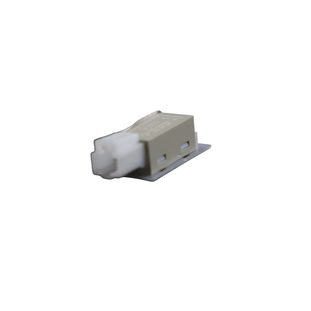Lampka Schowka Drzwi Przedni Tylny Lewy Prawy do Audi RS Q3 8U o numerze 4E0919390 Audi RS Q3 8U Lampka Schowka Drzwi Przedni Tylny Lewy Prawy - SKU 4E0919390 - Numer Części 4E0919390