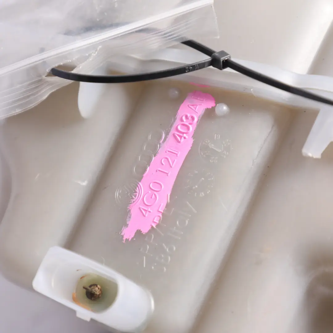 Water Coolant Expansion Tank Reservoir 1.8 TFSI to Audi A6 C7 A7 4G with Part number 4G0121403AE Audi A6 C7 A7 4G Water Coolant Expansion Tank Reservoir 1.8 TFSI - SKU 4G0121403AE - Part number 4G0121403AE