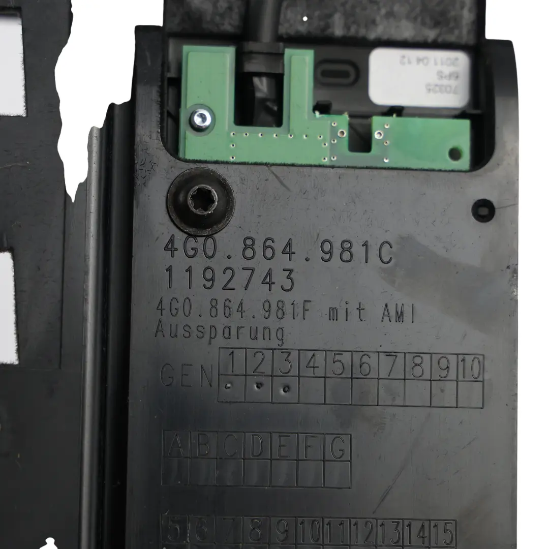 Vano Portaoggetti Console Centrale Supporto Telefono per Audi A7 4G con numero di parte 4G0864981C Audi A7 4G Vano Portaoggetti Console Centrale Supporto Telefono - SKU 4G0864981C - Numero di parte 4G0864981C