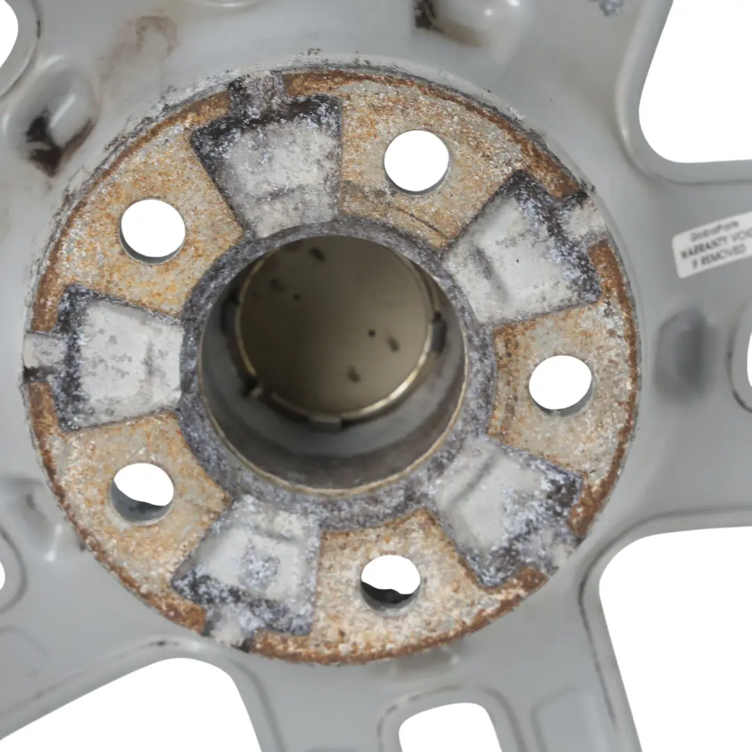 Alloy Rim 19" 9J ET:32 Star Spoke to Audi A7 4G A8 4H Silver Wheel with Part number 4H0601025R Audi A7 4G A8 4H Silver Wheel Alloy Rim 19" 9J ET:32 Star Spoke - SKU 4H0601025R-8 - Part number 4H0601025R