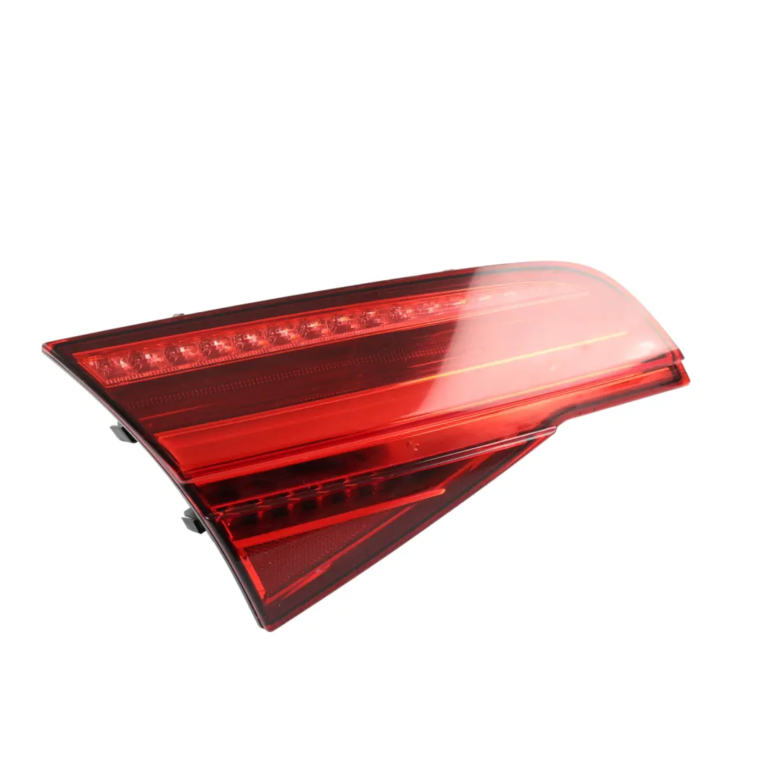 Wewnętrzna Lewa Tylna Lampa LED do Audi A8 D4 4H o numerze 4H0945093K Audi A8 D4 4H Wewnętrzna Lewa Tylna Lampa LED - SKU 4H0945093K - Numer Części 4H0945093K