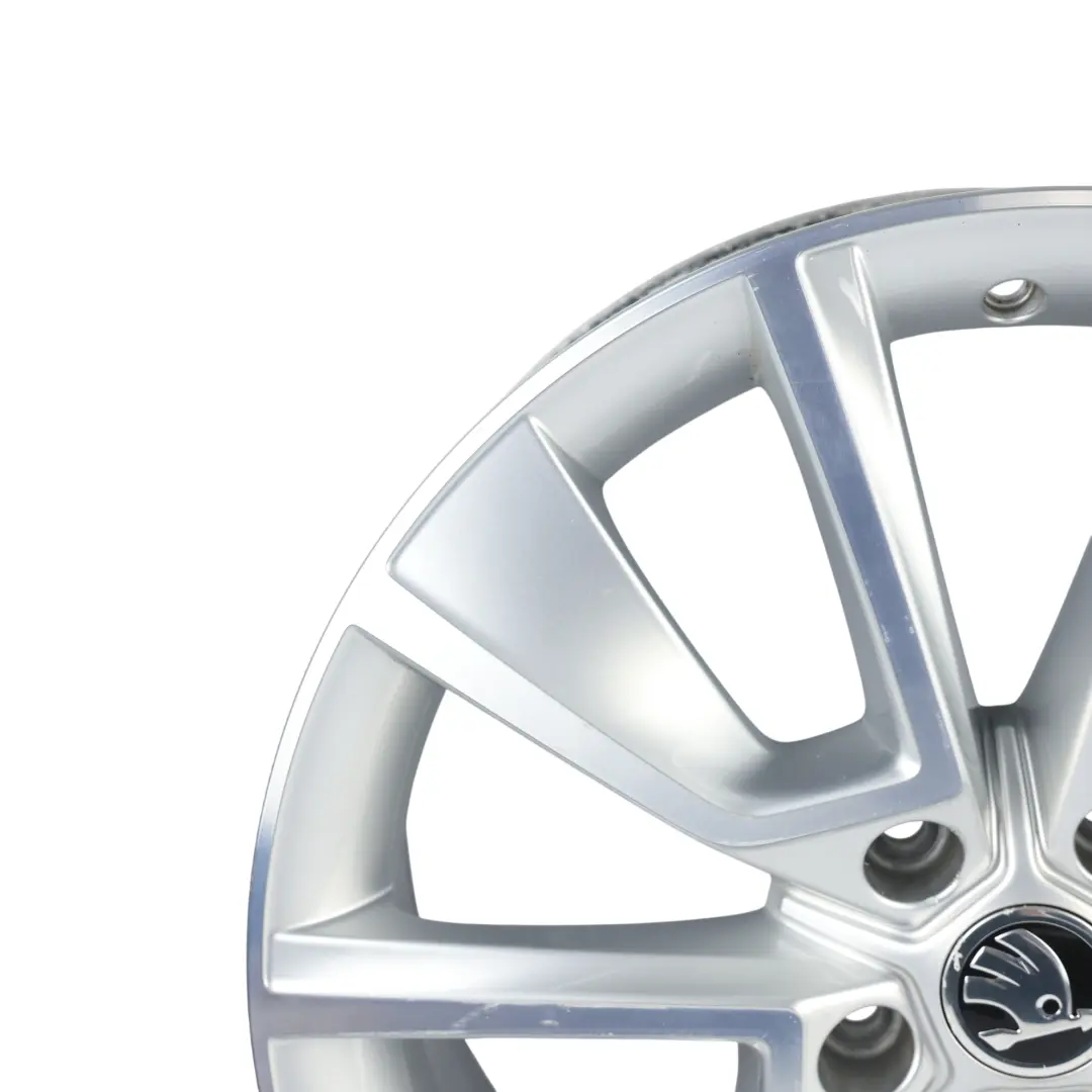 Skoda Karoq NU7 Felga Aluminiowa Srebrna 18" 7J ET45 5x112 - SKU 57A601025D-1 - Numer Części 57A601025D