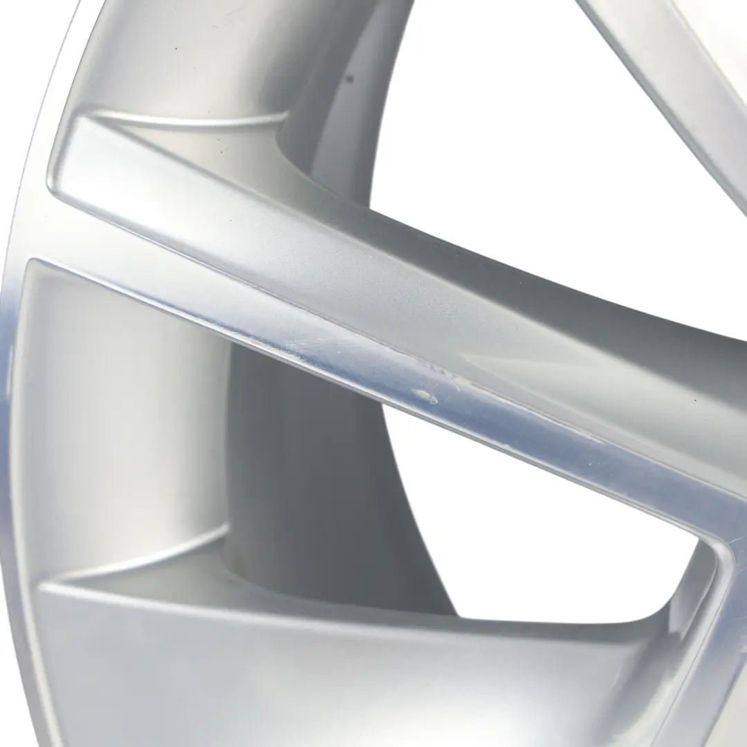 Cerchione Lega Argento 18" 7J ET:45 5x112 per Skoda Karoq NU7 con numero di parte 57A601025D Skoda Karoq NU7 Cerchione Lega Argento 18" 7J ET:45 5x112 - SKU 57A601025D-1 - Numero di parte 57A601025D