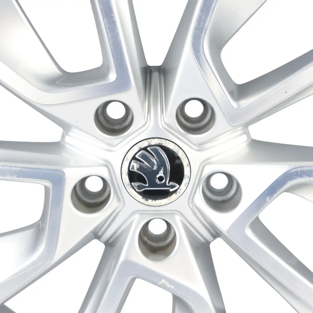 Skoda Karoq NU7 Jante Alliage Argent 18" 7J ET:45 5x112 - SKU 57A601025D-2 - Numéro de pièce 57A601025D