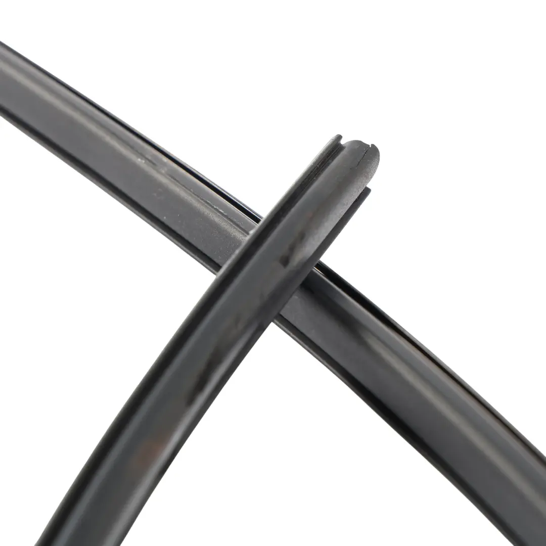 F66 Door Frame Roof Seal Gasket Rubber Front Right O/S to Mini F56 with Part number 5A4CF92 Mini F56 F66 Door Frame Roof Seal Gasket Rubber Front Right O/S - SKU 5A4CF92 - Part number 5A4CF92