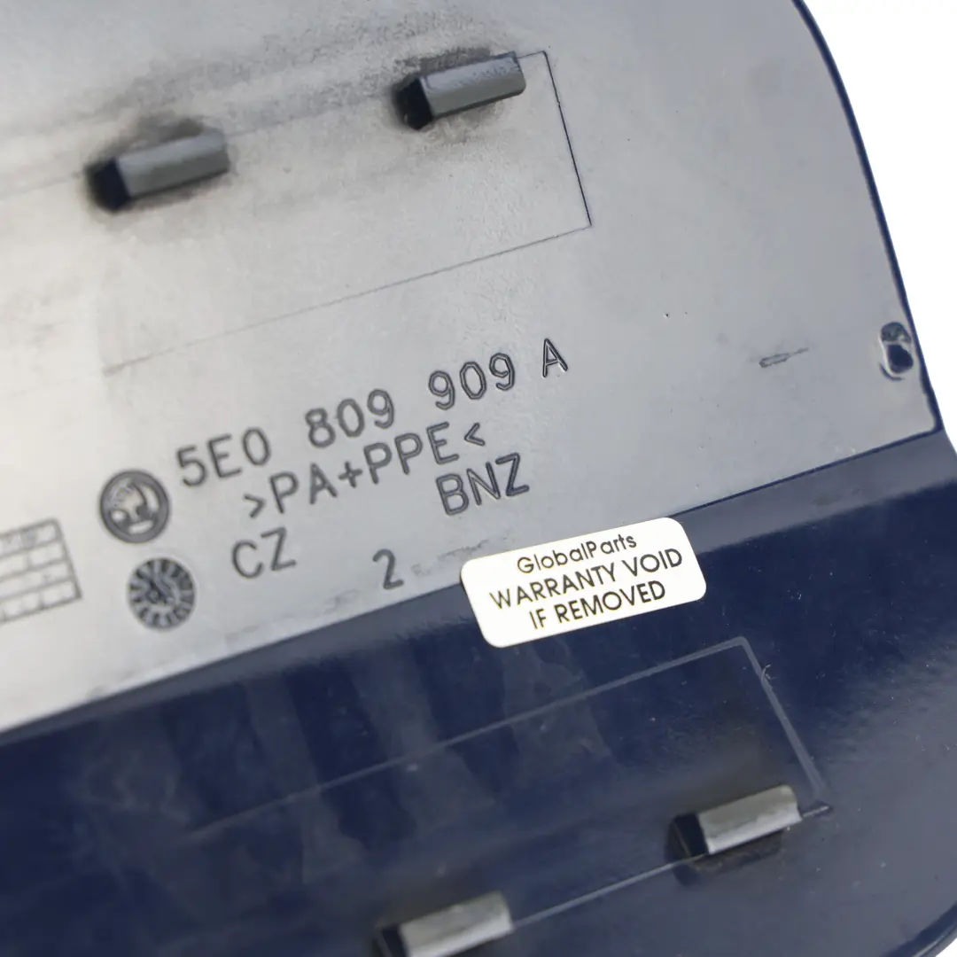 Skoda Octavia MK3 5E Trappe Carburant Bouchon Réservoir Bleu Pacifique F5A - SKU 5E0809909A-PAB - Numéro de pièce 5E0809909A