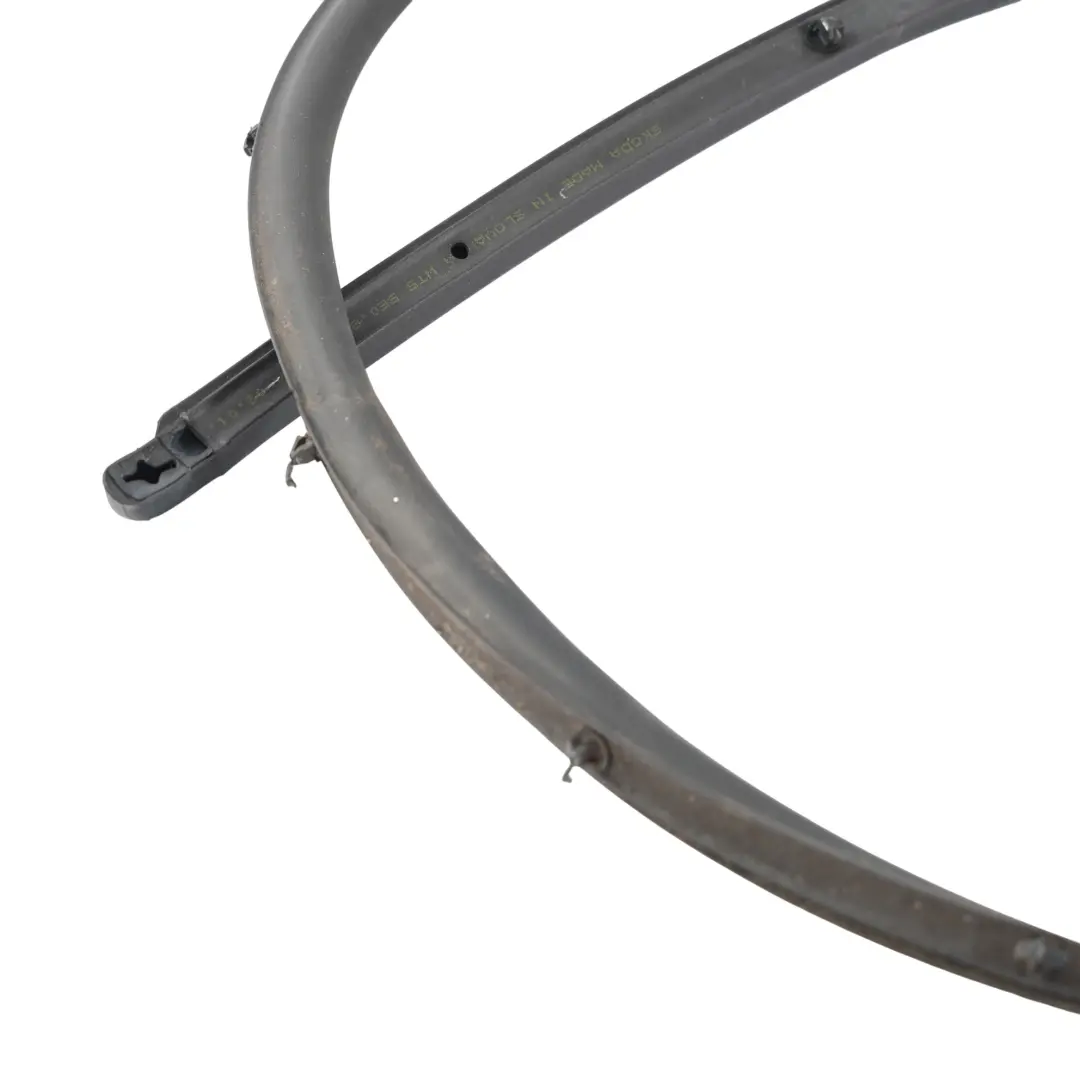 Front Door Seal Gasket Rubber Outer Right O/S to Skoda Octavia 5E VR with Part number 5E0837698A Skoda Octavia 5E VR Front Door Seal Gasket Rubber Outer Right O/S - SKU 5E0837698A - Part number 5E0837698A