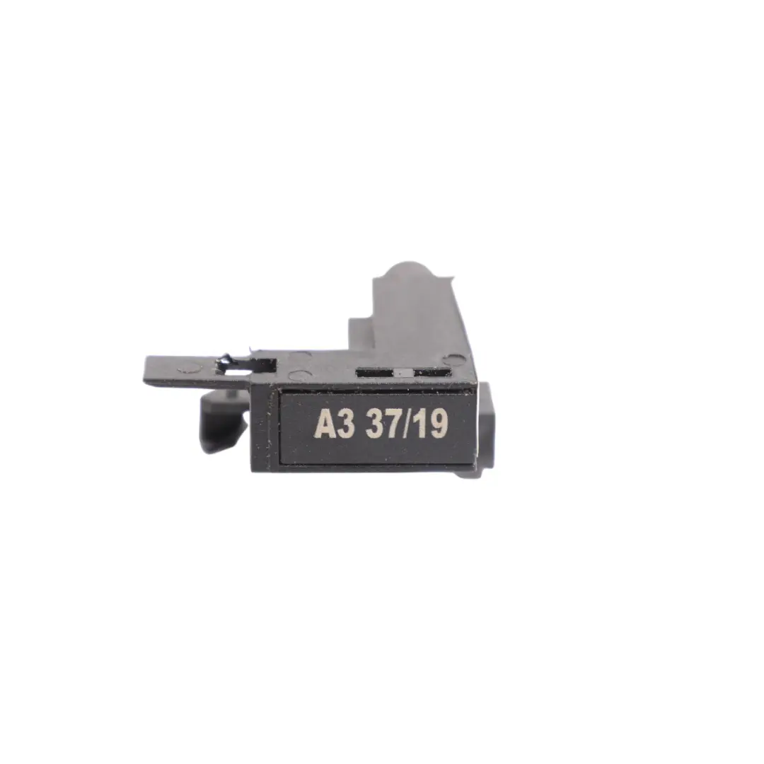 Glove Box Light Switch Button to Volkswagen Crafter TR Transporter T6 with Part number 5E0947561 Volkswagen Crafter TR Transporter T6 Glove Box Light Switch Button - SKU 5E0947561 - Part number 5E0947561