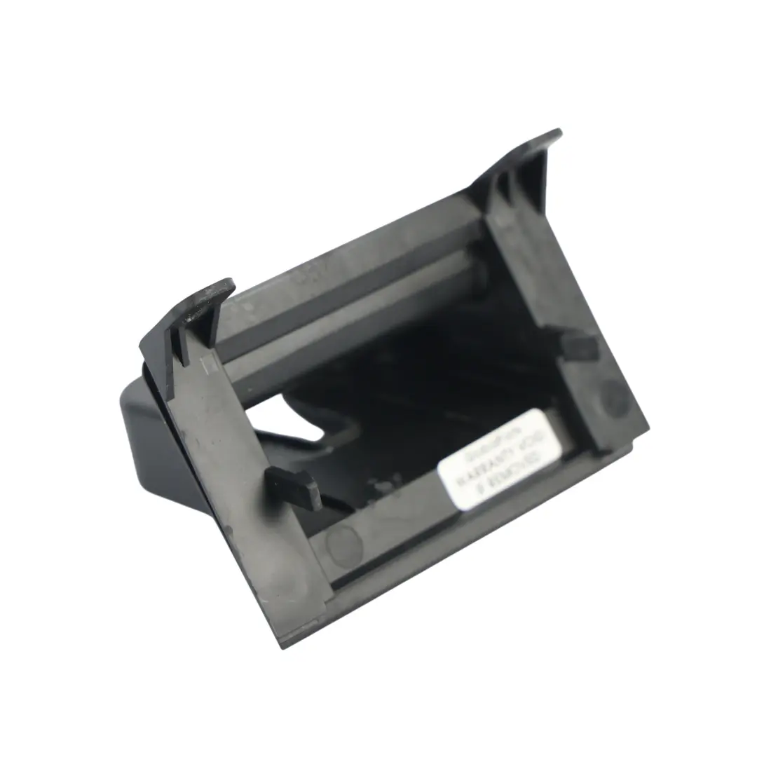 MK3 Heckklappe Schloss Verriegelung Abdeckung für Skoda Octavia mit Teilenummer 5E5827520 Skoda Octavia MK3 Heckklappe Schloss Verriegelung Abdeckung - SKU 5E5827520 - Teilenummer 5E5827520