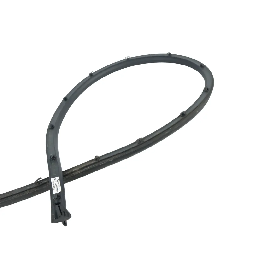 Junta Goma Puerta Trasera Exterior Izquierda para Skoda Octavia RS 5E con número de pieza 5E5839697C Skoda Octavia RS 5E Junta Goma Puerta Trasera Exterior Izquierda - SKU 5E5839697C - Número de pieza 5E5839697C