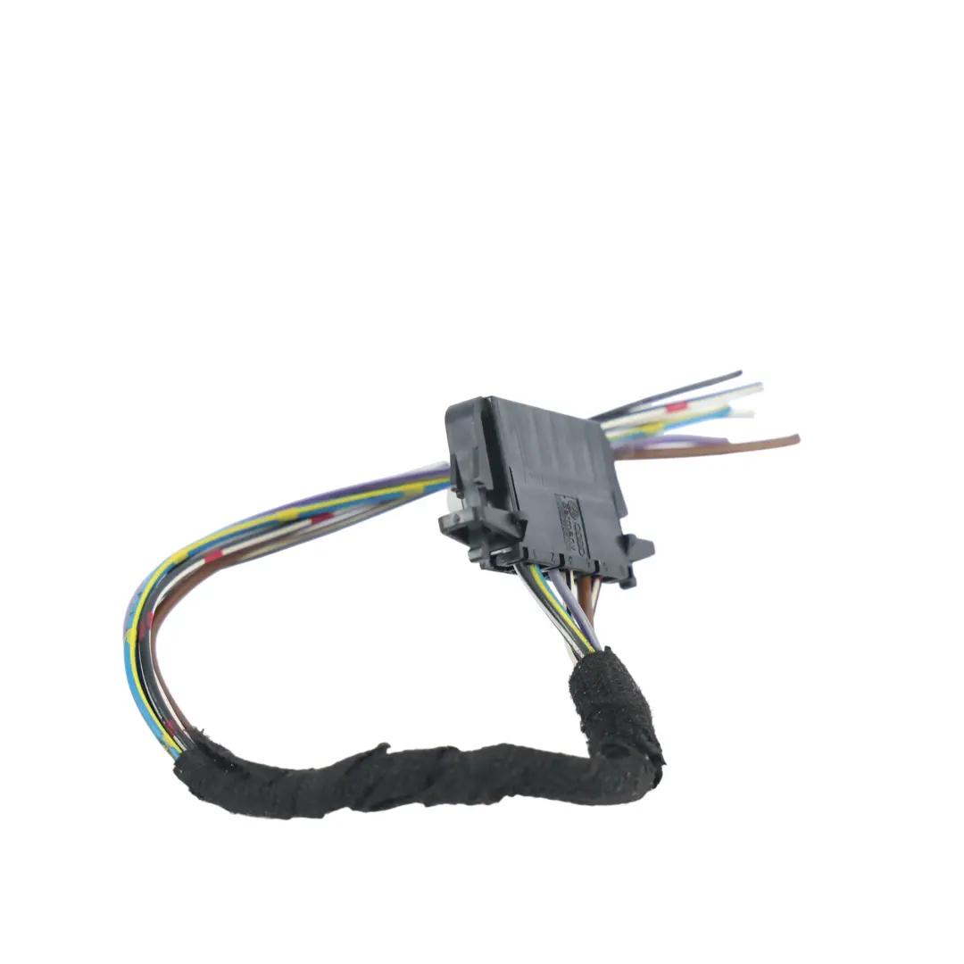 Skoda Octavia MK3 Feu Arrière LED Câblage Prise Gauche - SKU 5E5945111-2 - Numéro de pièce 5E5945111