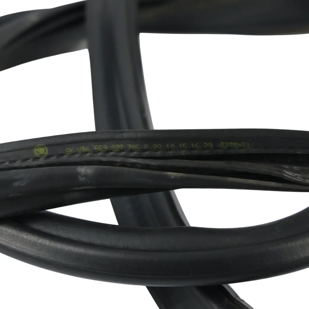Skoda Octavia Mk3 5E Boot Lid Tailgate Weatherstrip Rubber Seal - SKU 5E9827705F - Part number 5E9827705F