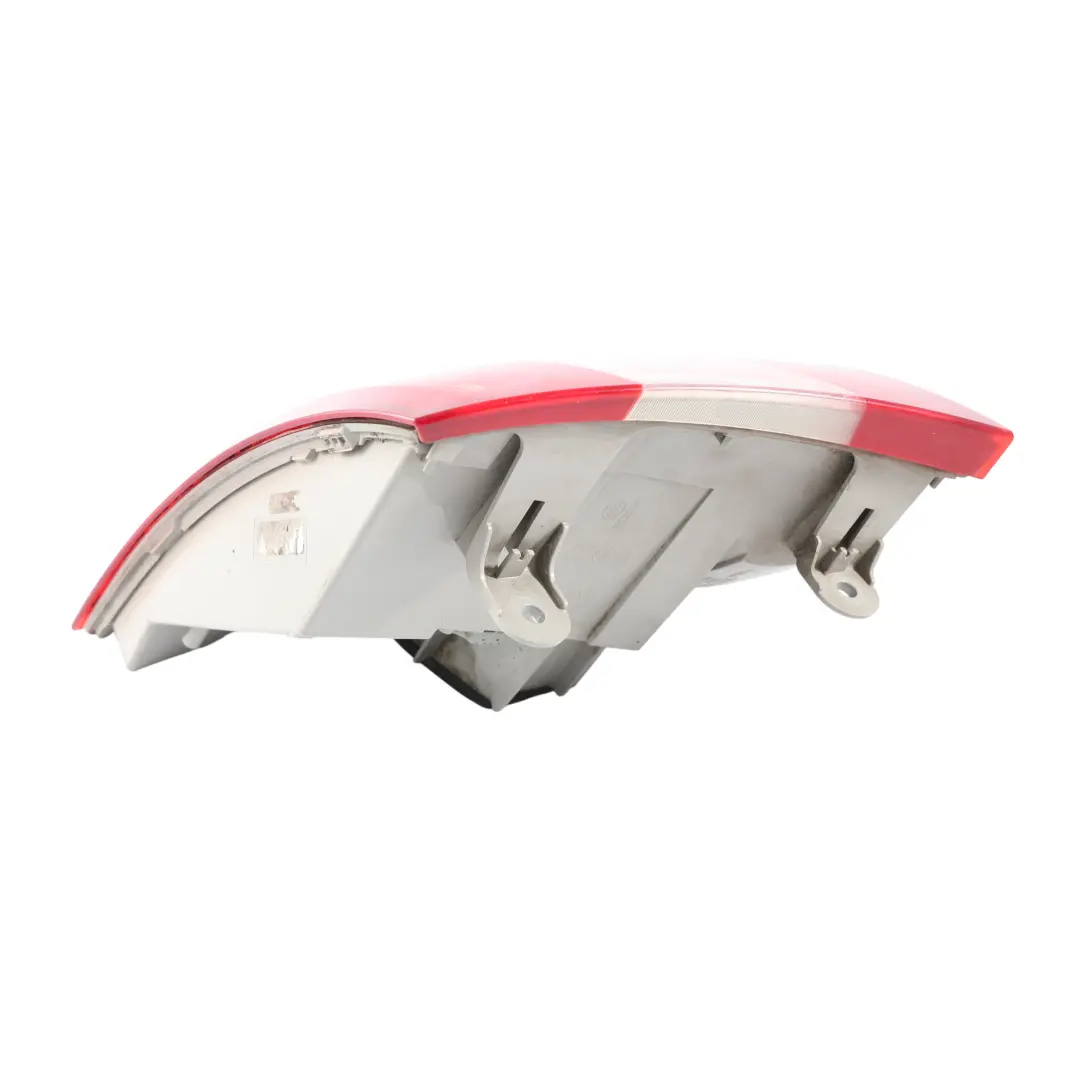 Mk3 Kombi Lampa Tylna Prawa 5E9945112A do Skoda Octavia o numerze 5E9945096A Skoda Octavia Mk3 Kombi Lampa Tylna Prawa 5E9945112A - SKU 5E9945096A - Numer Części 5E9945096A