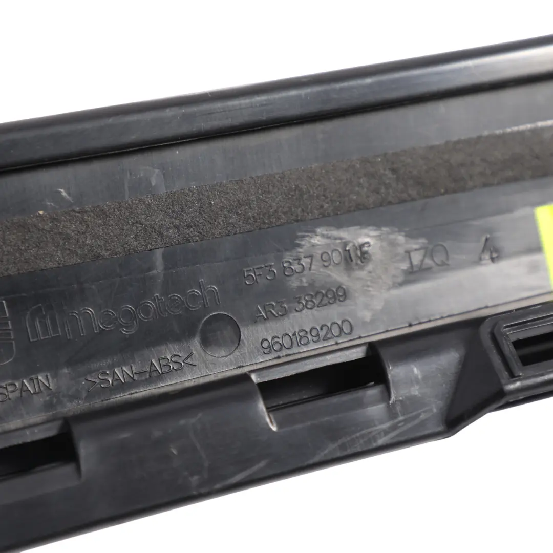 Seat Leon 5F Moldura Cubierta Pilar Puerta Delantera Izquierda - SKU 5F3837901F - Número de pieza 5F3837901F