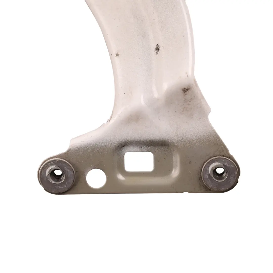 5G Front Wing Mount Bracket Right O/S Pure White C9A to Volkswagen Golf with Part number 5G0821136C Volkswagen Golf 5G Front Wing Mount Bracket Right O/S Pure White C9A - SKU 5G0821136C-PWH - Part number 5G0821136C
