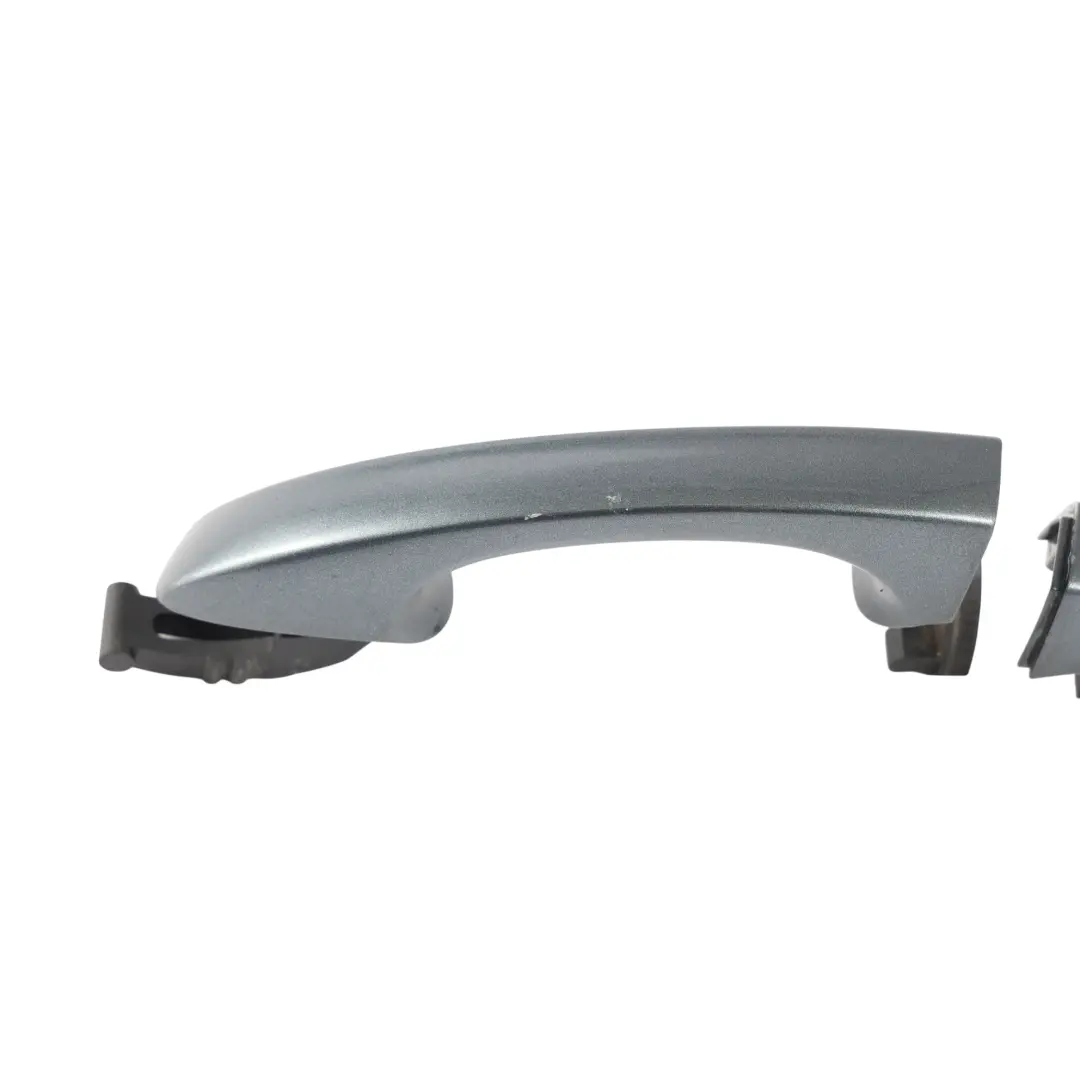 Skoda Octavia 5E MK3 Manija Exterior Delantera Izquierda Gris Metal - F7Y - SKU 5G0837205-MEGR - Número de pieza 5G0837205