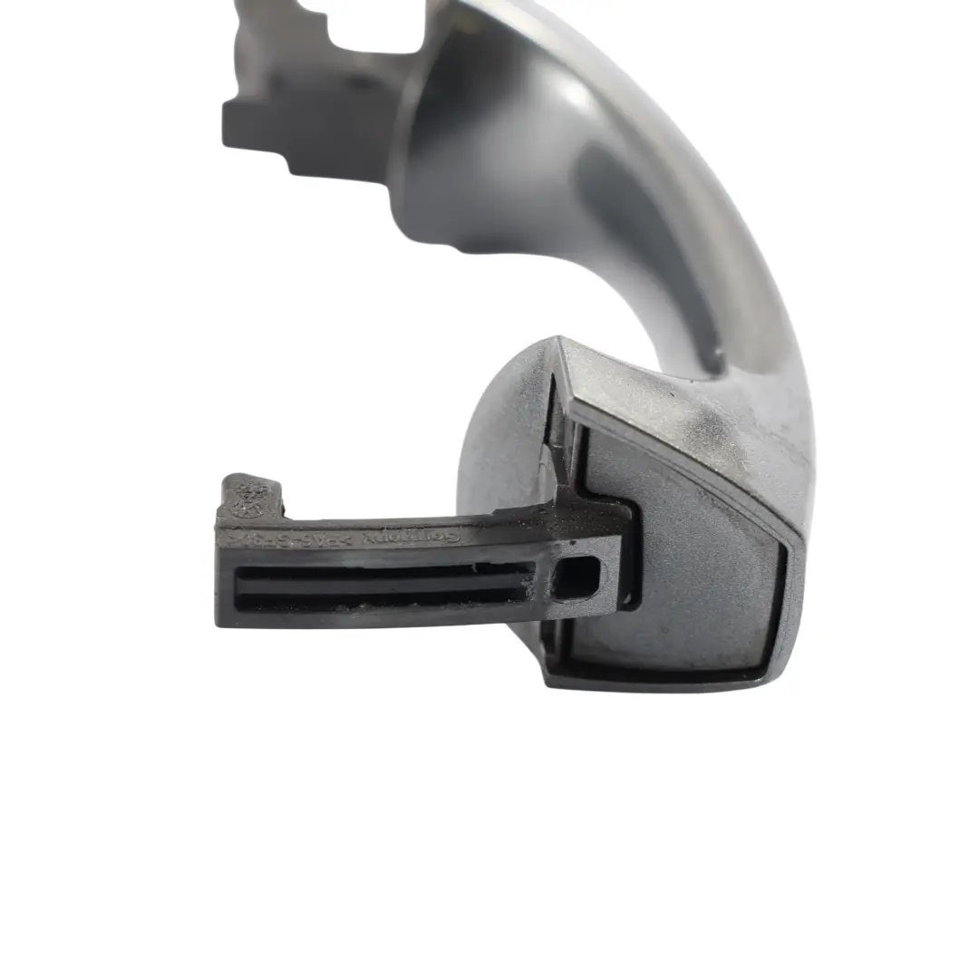 5G Türgriff Hinten Rechts Indiumgrau R7H für Volkswagen Golf 7 mit Teilenummer 5G0837206N Volkswagen Golf 7 5G Türgriff Hinten Rechts Indiumgrau R7H - SKU 5G0837206N-IDG - Teilenummer 5G0837206N