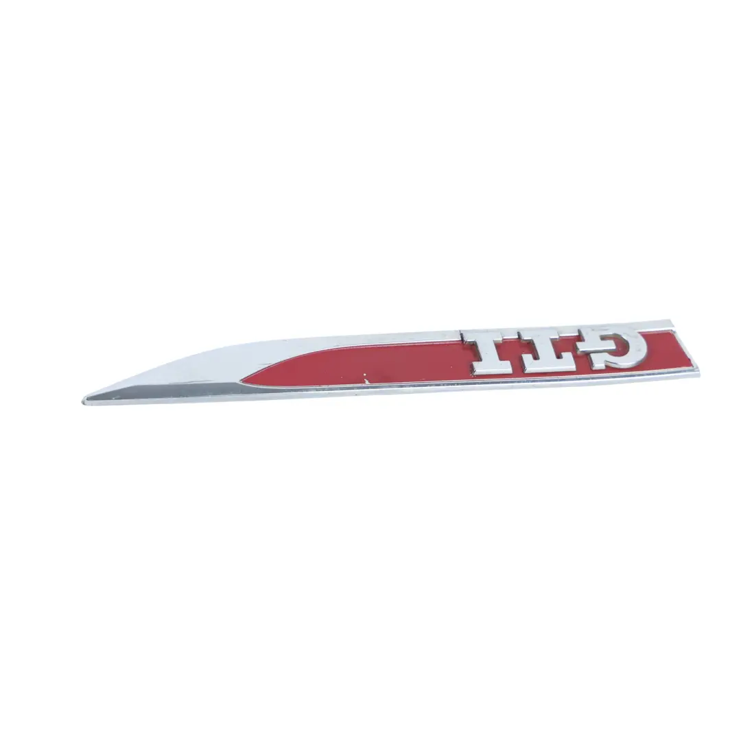 Emblema Moldura Guardabarros Derecho para Volkswagen Golf Mk7 GTI con número de pieza 5G0853688M Volkswagen Golf Mk7 GTI Emblema Moldura Guardabarros Derecho - SKU 5G0853688M - Número de pieza 5G0853688M