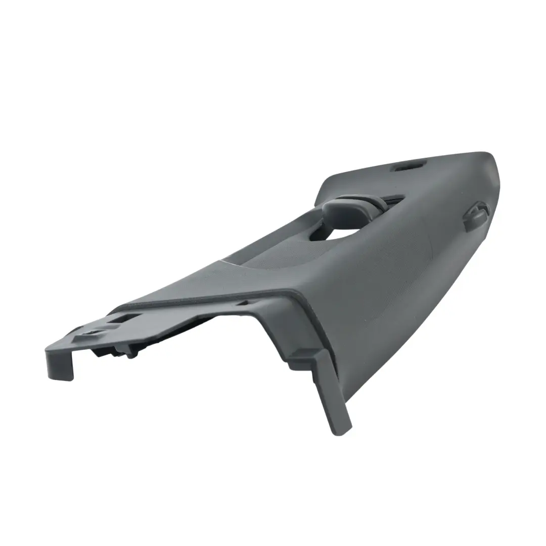 Rivestimento Montante B Anteriore Destro Nero per Volkswagen Golf MK7 con numero di parte 5G3867244 Volkswagen Golf MK7 Rivestimento Montante B Anteriore Destro Nero - SKU 5G3867244 - Numero di parte 5G3867244