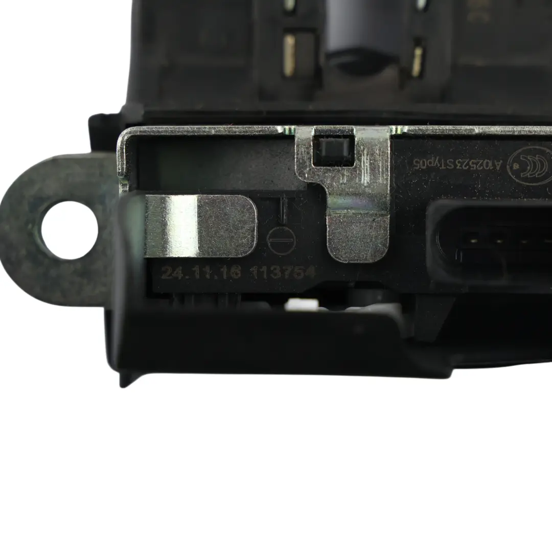 Mécanisme Serrure Hayon Arrière pour Volkswagen Golf R Mk7 à propos du numéro de pièce 5G6827505C Volkswagen Golf R Mk7 Mécanisme Serrure Hayon Arrière - SKU 5G6827505C - Numéro de pièce 5G6827505C