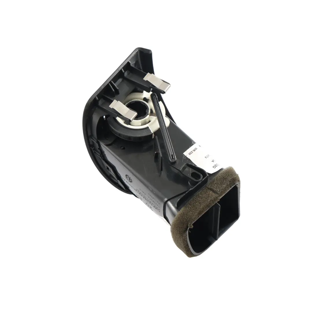 Kratka Nawiewu Deski Rozdzielczej Prawa do Skoda Fabia 5J o numerze 5J0819702G Skoda Fabia 5J Kratka Nawiewu Deski Rozdzielczej Prawa - SKU 5J0819702G - Numer Części 5J0819702G