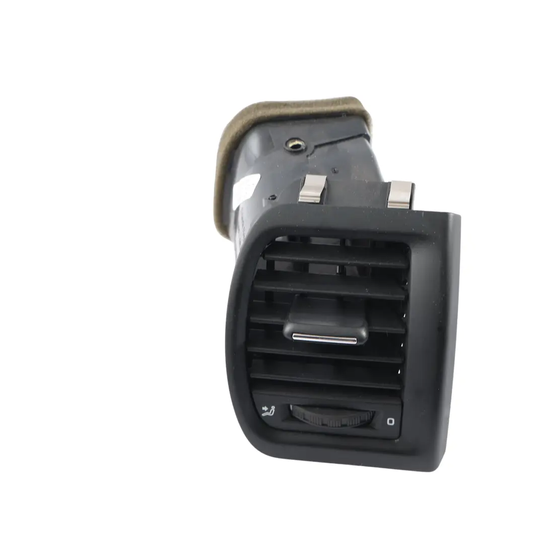 Kratka Nawiewu Deski Rozdzielczej Prawa do Skoda Fabia 5J o numerze 5J0819702G Skoda Fabia 5J Kratka Nawiewu Deski Rozdzielczej Prawa - SKU 5J0819702G - Numer Części 5J0819702G