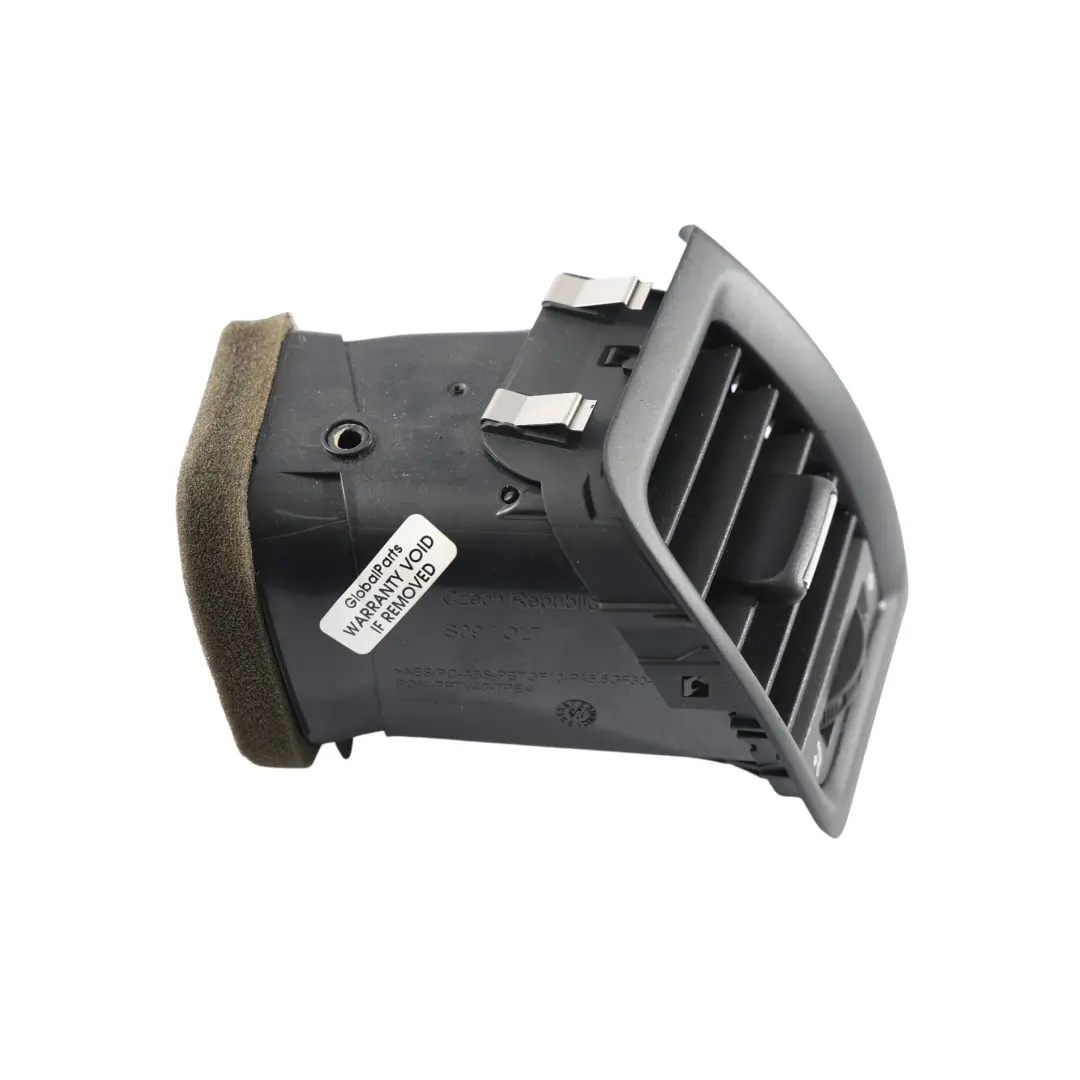 Kratka Nawiewu Deski Rozdzielczej Prawa do Skoda Fabia 5J o numerze 5J0819702G Skoda Fabia 5J Kratka Nawiewu Deski Rozdzielczej Prawa - SKU 5J0819702G - Numer Części 5J0819702G
