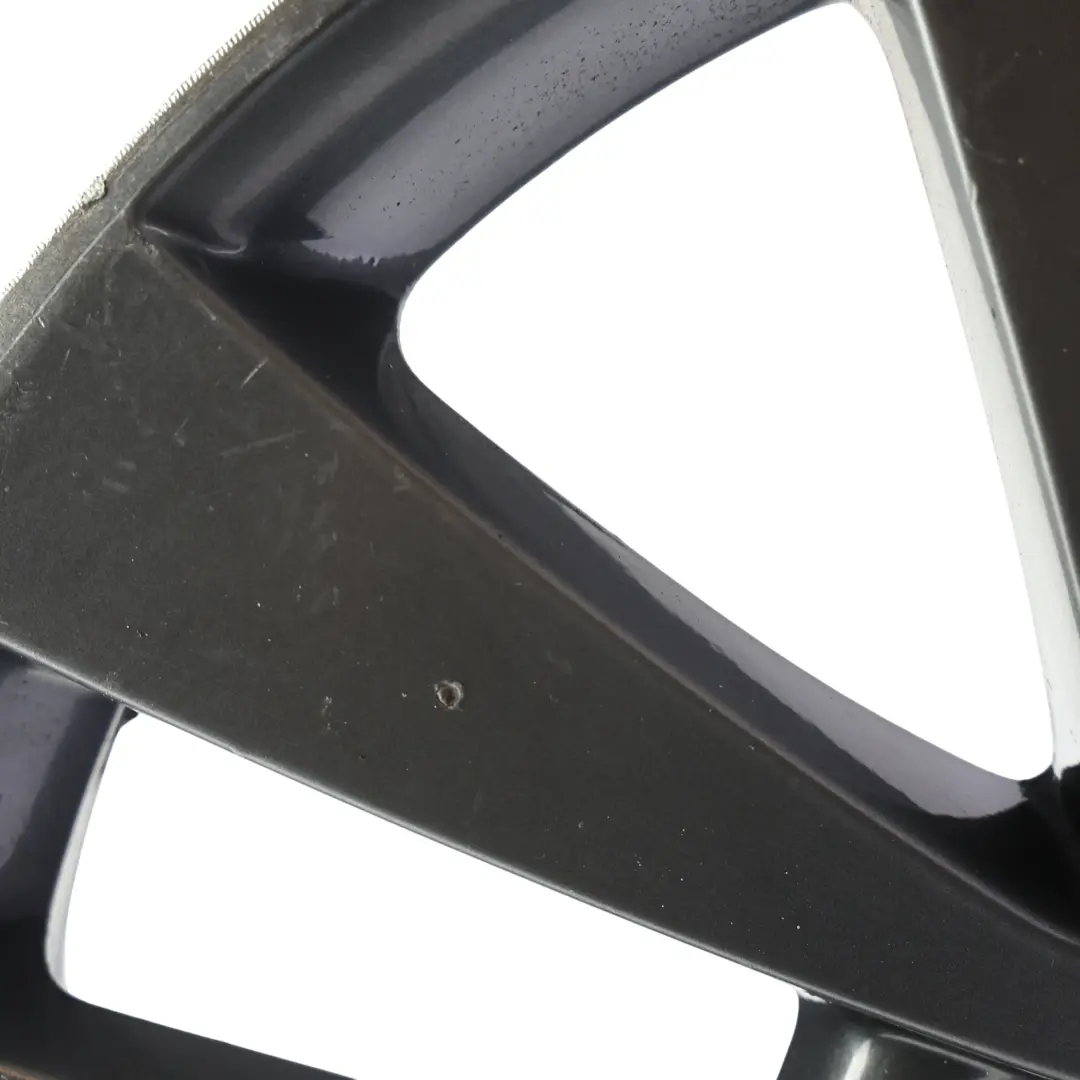 5K Czarna Felga Aluminiowa 17" 7J ET54 5x112 do Volkswagen Golf GTD o numerze 5K0601025R Volkswagen Golf GTD 5K Czarna Felga Aluminiowa 17" 7J ET54 5x112 - SKU 5K0601025R-1 - Numer Części 5K0601025R