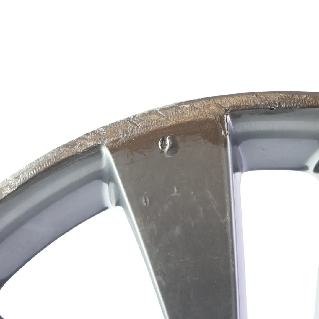 5K Jante Alliage Argent 17" 7J ET:54 5x112 pour Volkswagen Golf GTD à propos du numéro de pièce 5K0601025R Volkswagen Golf GTD 5K Jante Alliage Argent 17" 7J ET:54 5x112 - SKU 5K0601025R-2 - Numéro de pièce 5K0601025R