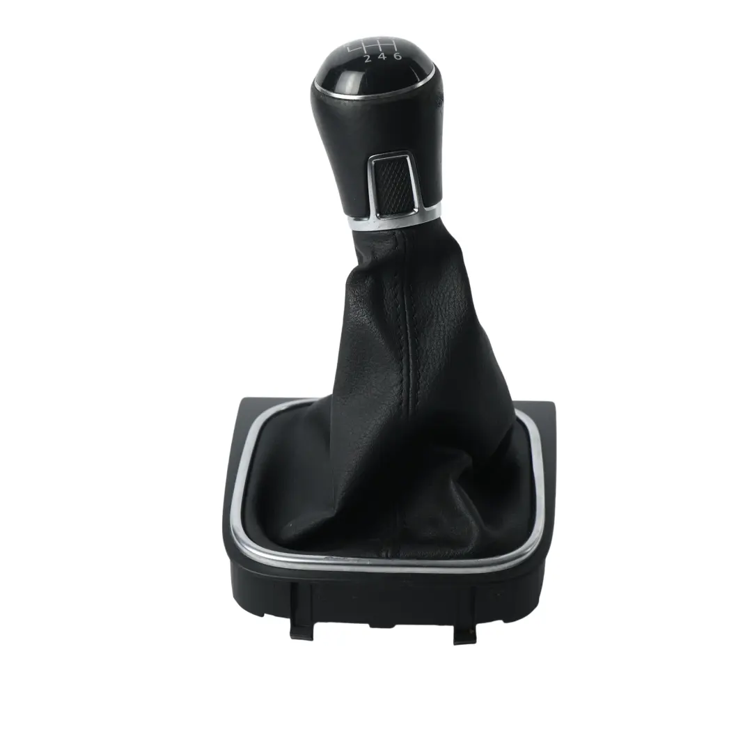 MK3 Schaltknauf Blende 6 Gang Manuell für Volkswagen Scirocco mit Teilenummer 5K0711113R Volkswagen Scirocco MK3 Schaltknauf Blende 6 Gang Manuell - SKU 5K0711113R - Teilenummer 5K0711113R