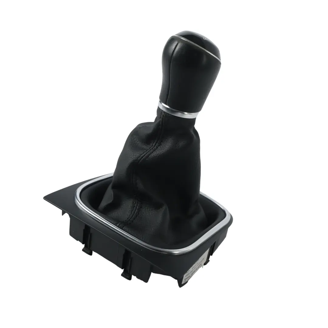 MK3 Schaltknauf Blende 6 Gang Manuell für Volkswagen Scirocco mit Teilenummer 5K0711113R Volkswagen Scirocco MK3 Schaltknauf Blende 6 Gang Manuell - SKU 5K0711113R - Teilenummer 5K0711113R