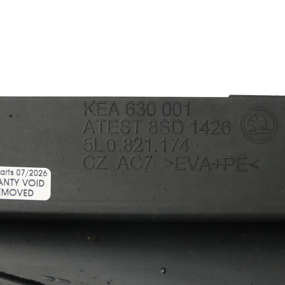 Skoda Yeti 5L Front Mud Flap Guard Panel Trim Mount Right O/S - SKU 5L0821174 - Part number 5L0821174