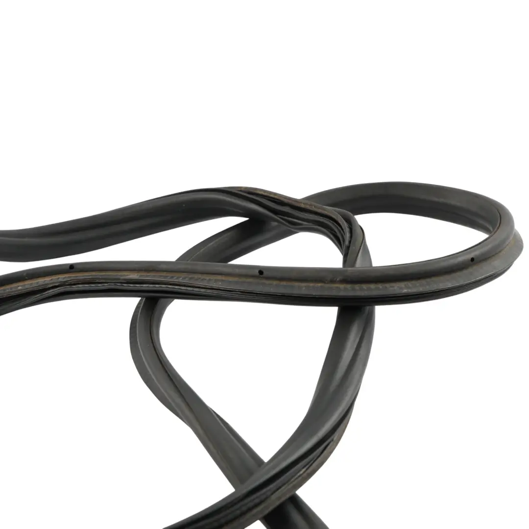 Uszczelka Klapy Bagażnika do Skoda Yeti 5L o numerze 5L6827705C Skoda Yeti 5L Uszczelka Klapy Bagażnika - SKU 5L6827705C - Numer Części 5L6827705C
