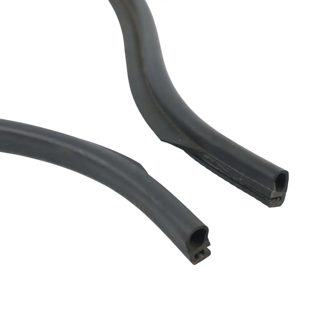 5M Bonnet Scuttle Panel Bulkhead Rubber Seal to Volkswagen Golf Plus with Part number 5M0823723 Volkswagen Golf Plus 5M Bonnet Scuttle Panel Bulkhead Rubber Seal - SKU 5M0823723 - Part number 5M0823723