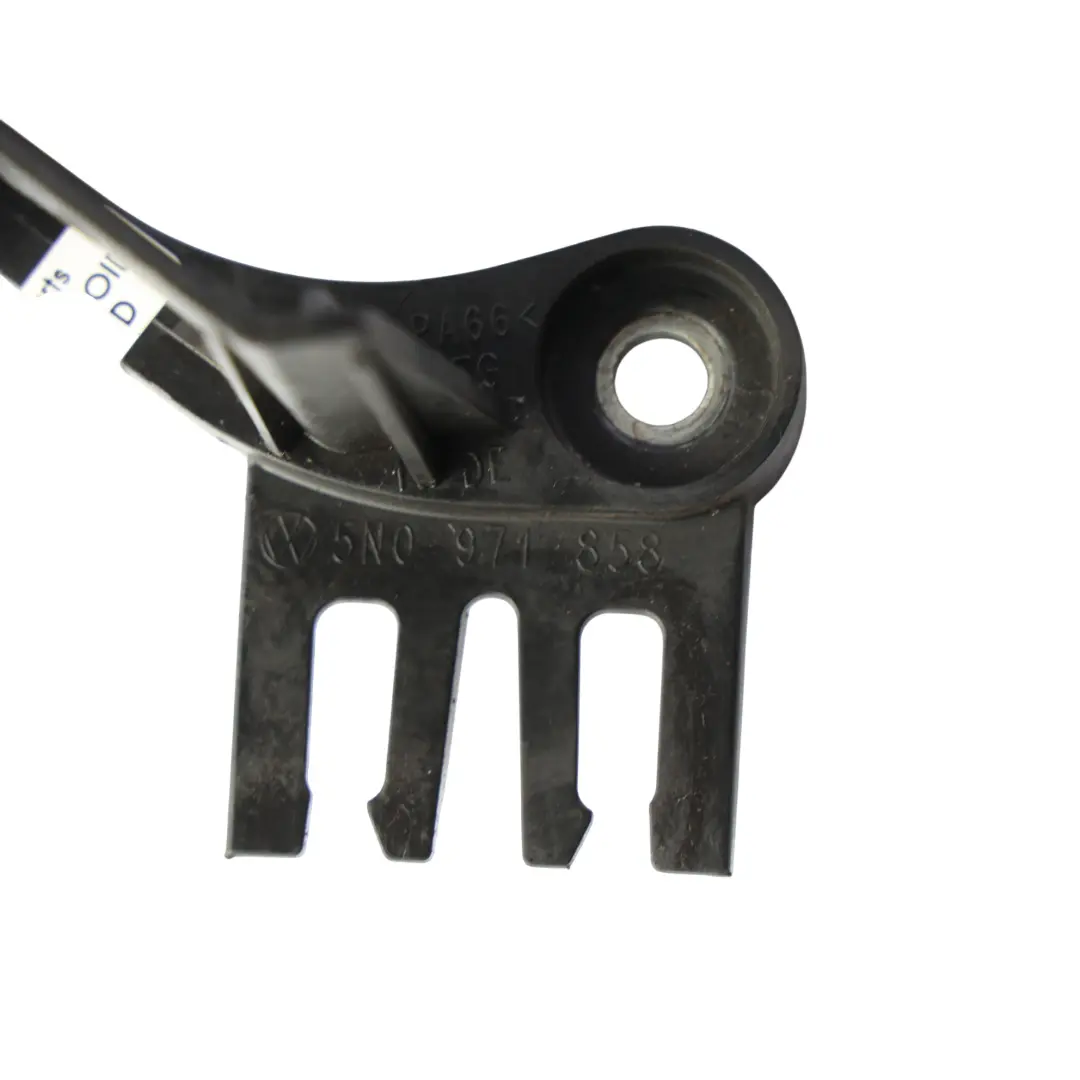Staffa Piastra Fissaggio Motorino Avviamento per Volkswagen Tiguan 5N con numero di parte 5N0971858 Volkswagen Tiguan 5N Staffa Piastra Fissaggio Motorino Avviamento - SKU 5N0971858 - Numero di parte 5N0971858