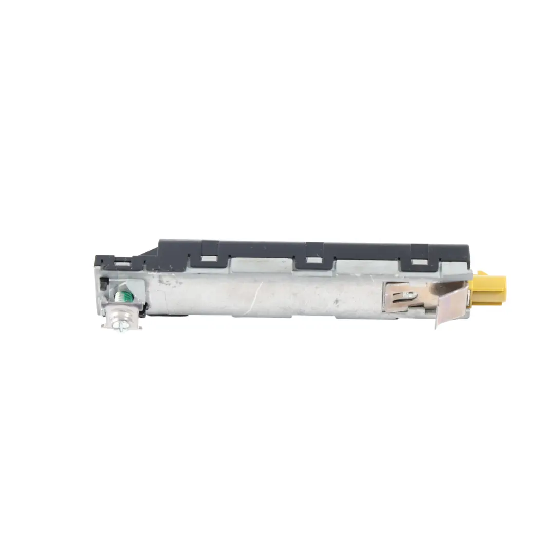 MK2 Amplificador Antena Portón Trasero Derecho para Volkswagen Tiguan con número de pieza 5NA035577 Volkswagen Tiguan MK2 Amplificador Antena Portón Trasero Derecho - SKU 5NA035577 - Número de pieza 5NA035577